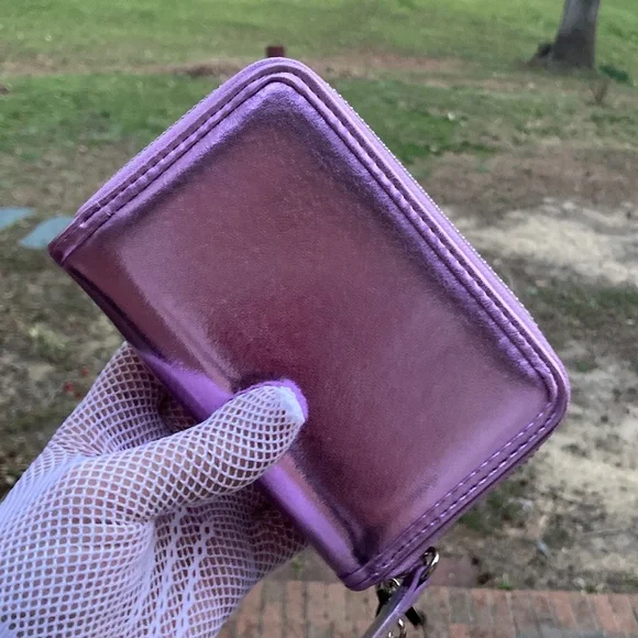 Juicy Couture String of Pearls Double Medium Zip Around Metallic/Velvet Wallet - Picture 4 of 14